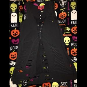 Shredded black tank top size L